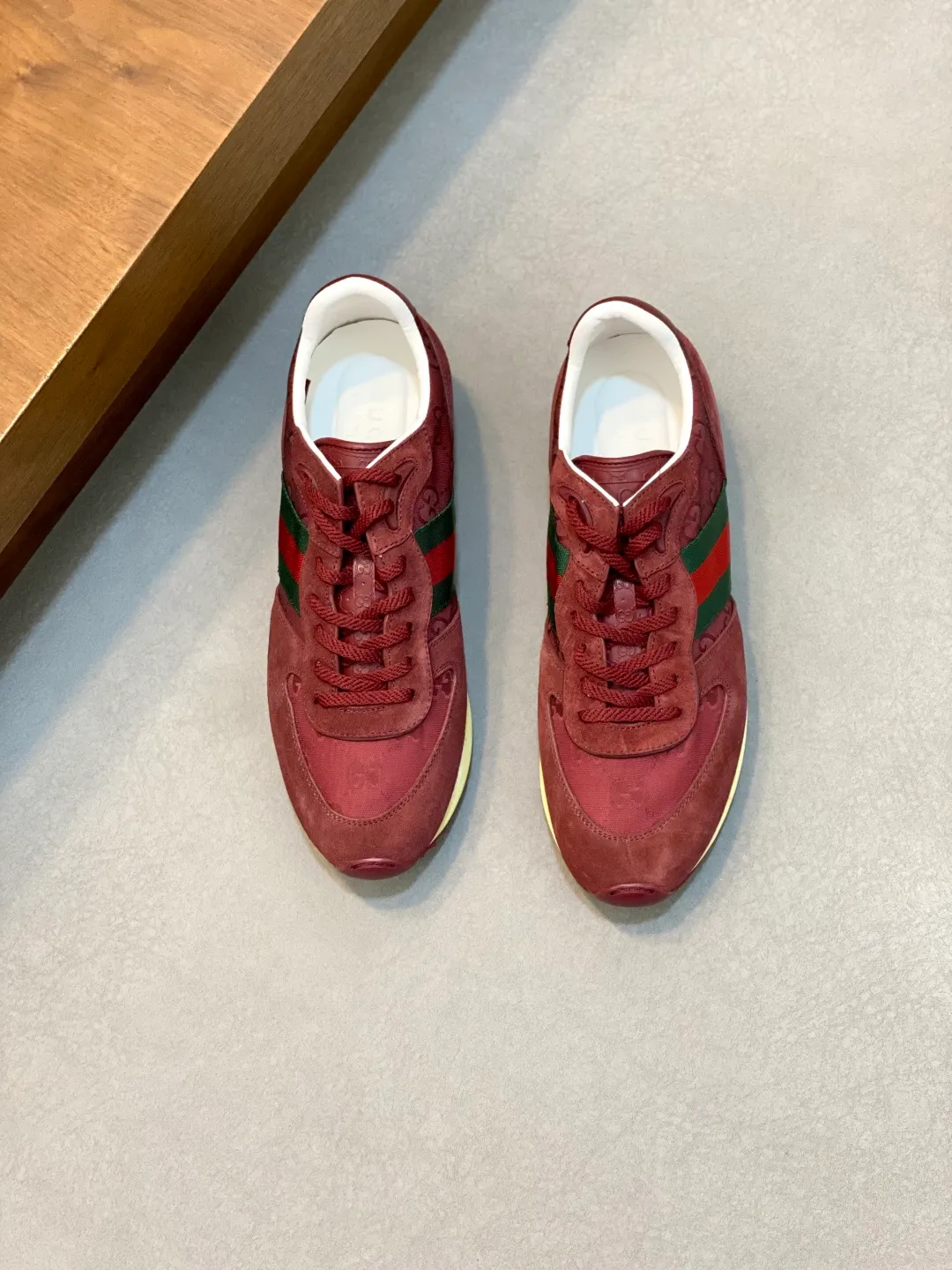 Men's shoes 💰660 [Gucci] Gucci - high-end quality original order 👩🏻‍❤️‍👨🏻 couple wear 🔍🔍🔍 casual sports shoes - upper: 🔝 suede calfskin, shoe body brand totem cloth. brand webbing, tongue. heel. air pressure brand logo - lining: water-dyed sheepskin -Outsole: ultra-light TPU foam·TR rubber; two-color molded outsole -Ultra-high quality control·fine workmanship: highlighted (high-end·exquisite·class) -Size: same style for men and women 36-44 (female 35, 40, male 45, 46 can be customized)·